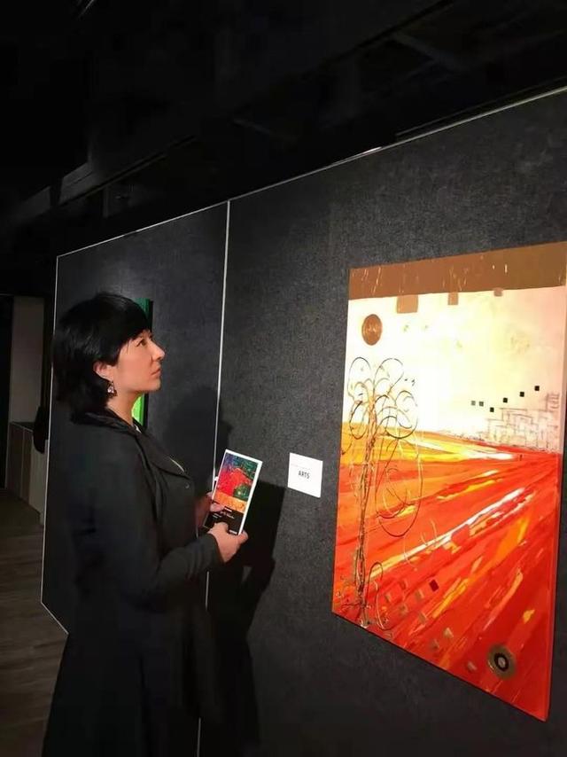 embraceyou是哪位作曲家的作品，embrace again（诠释人类命运共同体的恋歌）