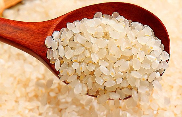 大米发黄还能吃吗，大米变黄能吃吗（发黄的大米是“毒大米”）