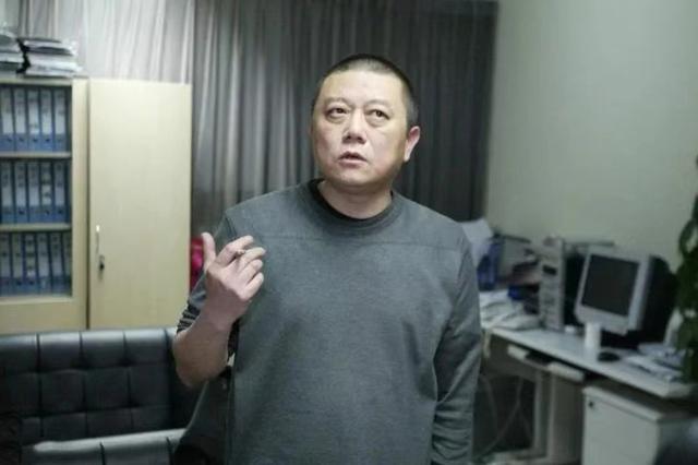 出道28年，才女徐静蕾隐退的背后，是“京圈神话”的破灭