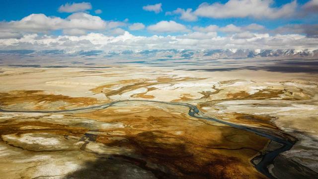 新疆多个休眠火山，新疆有火山岩吗（新疆神秘的帕​米尔之眼）