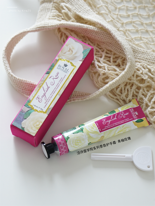 欧舒丹乳木果润手霜真假辨别【组图】，欧舒丹乳木果经典润手霜（精致女性必不可少的香氛护手霜推荐）