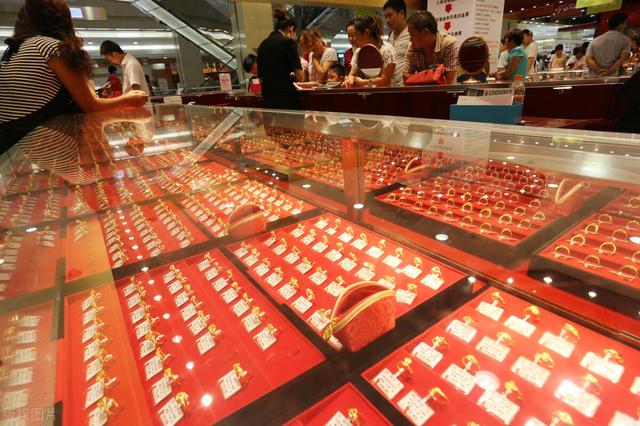 黄金首饰多少钱一克2022年今天黄金价格，2022黄金价格今天多少一克（2022年2月21日各大金店黄金价格多少一克）