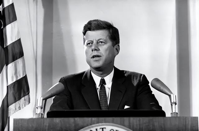 肯尼迪遇刺事件，肯尼迪遇刺事件揭秘（1969年肯尼迪刚与人开玩笑）