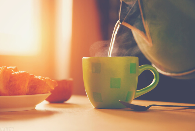 中国人为什么喜欢喝热水，中国人为什么爱喝热水（为何只有中国人爱喝热水）