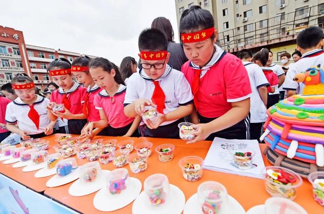 同学会游戏节目最火，同学聚会节目表演大全（明山区东胜小学——寓教于乐）