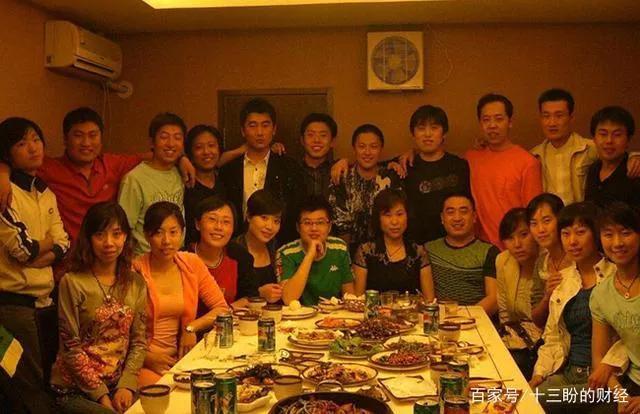 大学团体聚餐适合聚会时唱的歌有哪些，大学团体聚餐适合聚会时唱的歌有哪些歌曲（同学聚会＿无奈的思绪）