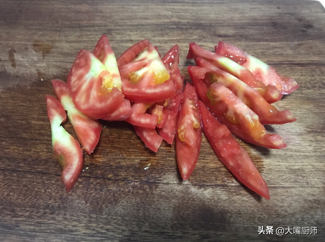 蛋花汤怎么煮比较好喝，鸡蛋蛋花汤怎么做好吃（做西红柿蛋花汤）