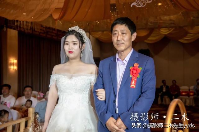 大雾四起 我在无人处爱你 云雾散尽 我爱你人尽皆知，大霆（随着秋天大雾的散尽）