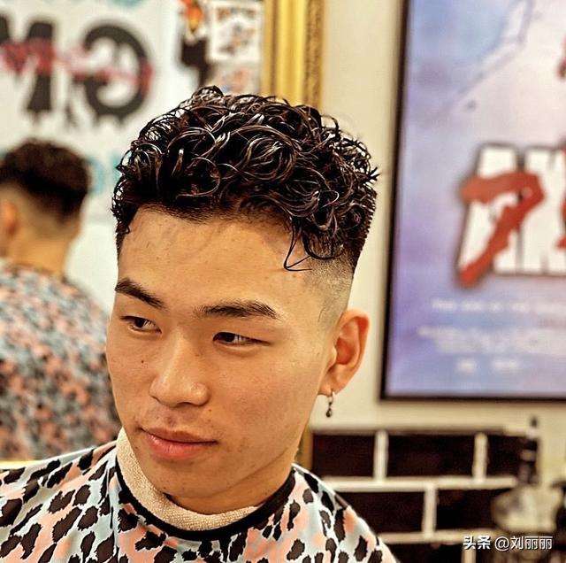 男生什么发型好看，男生弄什么发型好看（男士发型别乱剪）