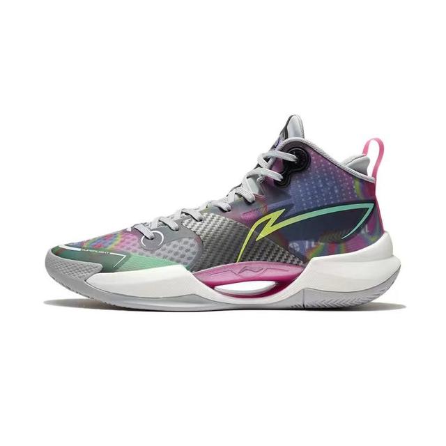 李宁篮球鞋怎么样，李宁和安踏哪个好（李宁做了一双更强的“超轻”篮球鞋）