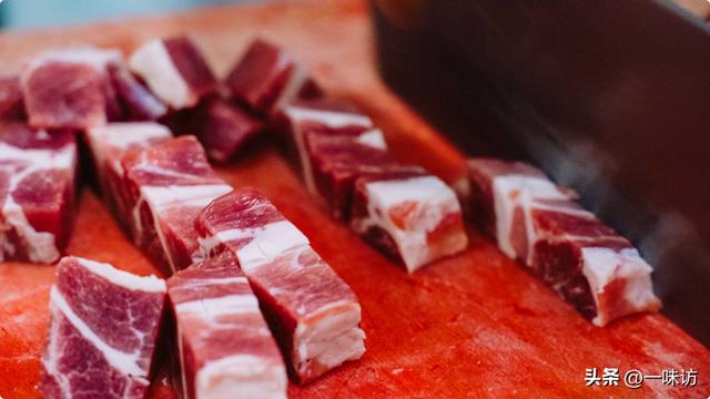 椰青怎么吃，椰子怎么吃?怎么打开?视频（香港超流行椰青炖鲍鱼汤做法）