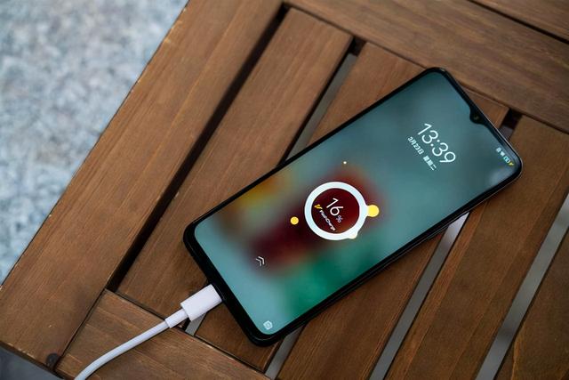 苹果x充电慢是什么原因，为什么苹果x充电很慢正常吗（与这几个原因有关）