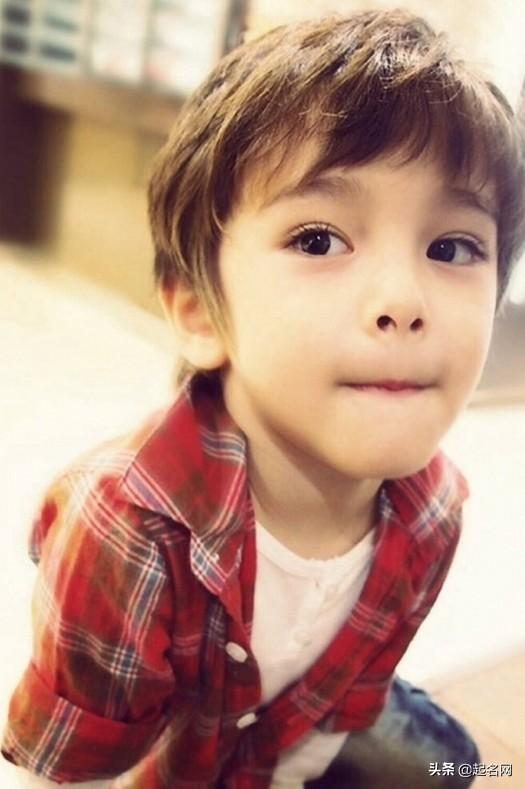 煜字取名什么寓意，煜字取名的意思和含义（好听到爆的名字男生）