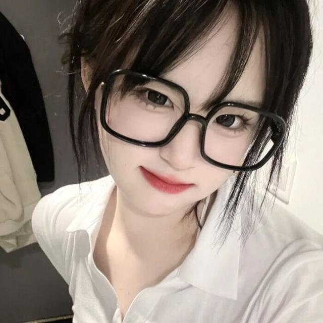 情侣头像动漫高冷霸气，动漫黑白高冷情侣头像微信（要是黑白动漫帅哥也不符合你胃口）