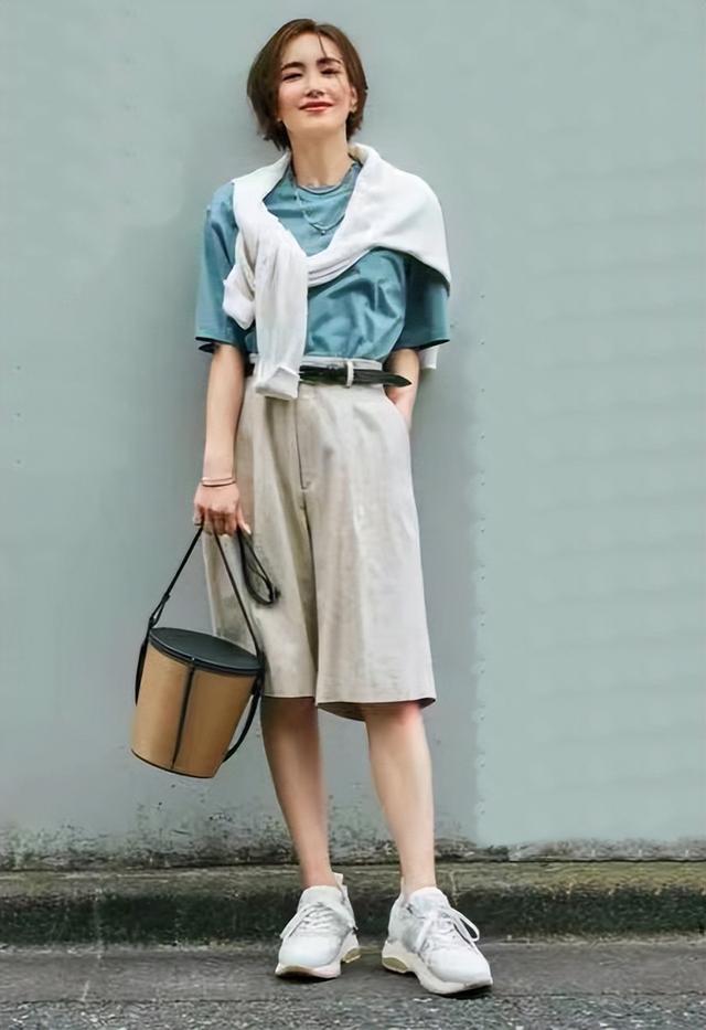 男士t恤穿搭，男生t恤太长怎么穿（对不起，那是你不会穿）