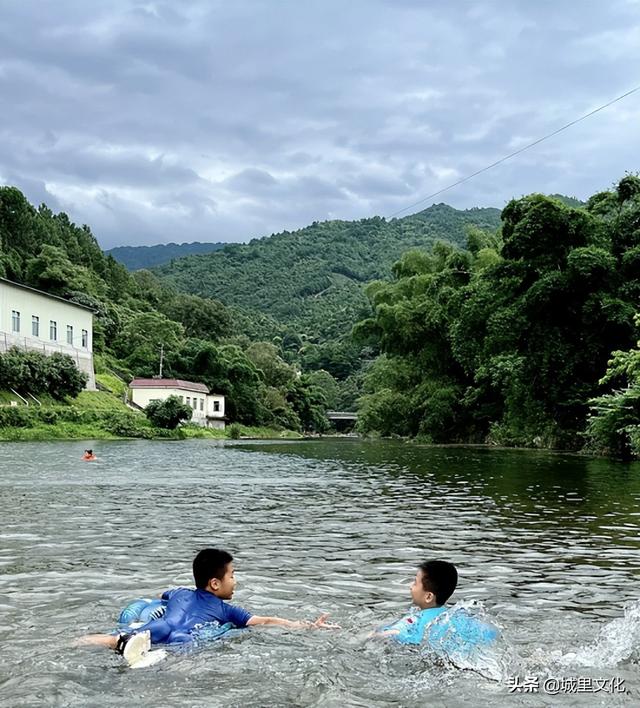 南宁周边游玩推荐可玩水，一个半小时就能到达的避暑清凉宝藏地