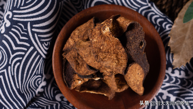 脾胃虚弱湿气重的症状，脾胃虚弱的症状（这7个异常表现要警惕）