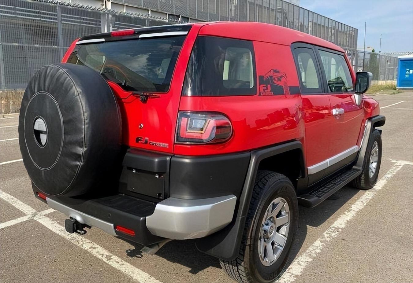 丰田toyota越野，toyota是丰田哪款（4.0L引擎+机械仪表）