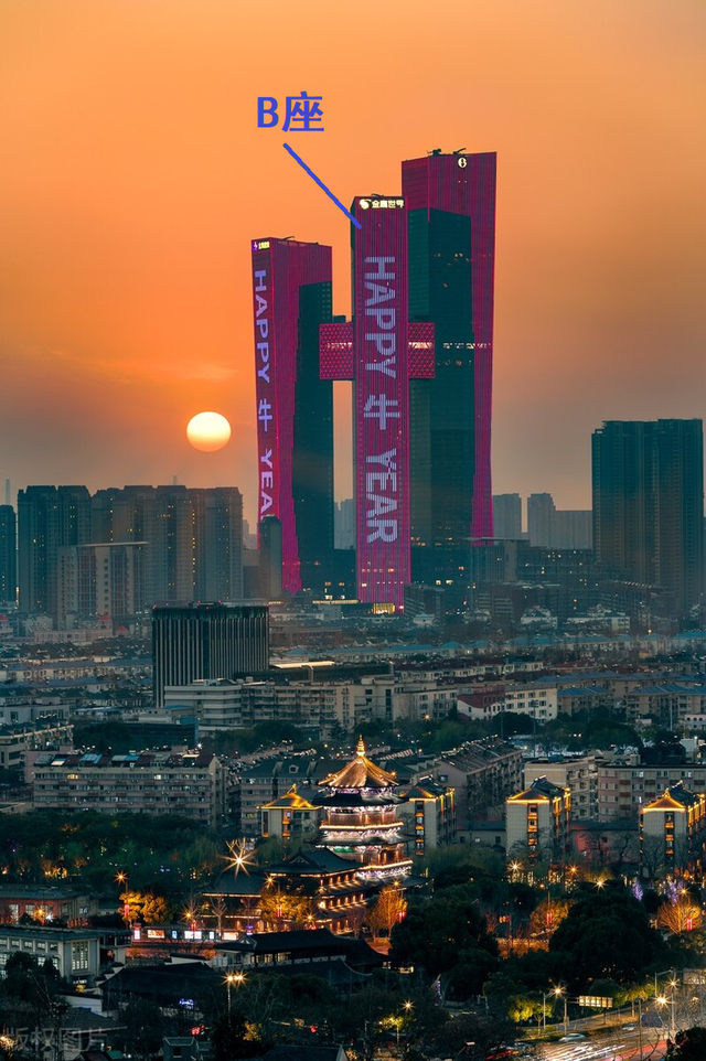 南京国际金融中心，南京cbd进展为什么慢（300米以上超高层建筑超10个——将发展成全球新兴摩天都市）