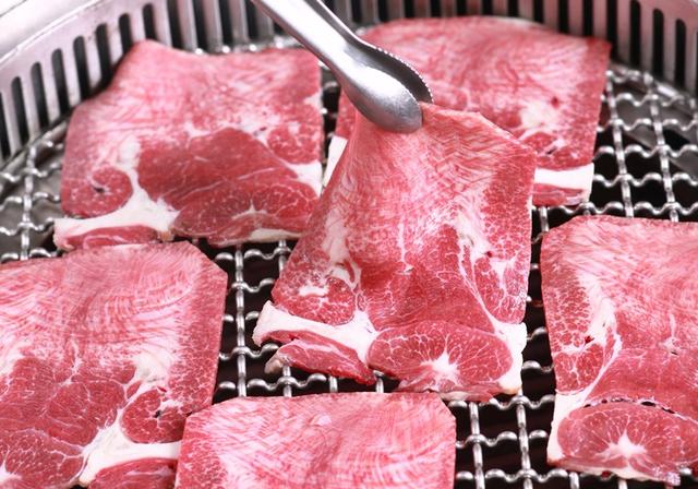 牛肉最嫩的部位叫什么，哪个部位的牛肉最嫩（常见牛肉区别及用途.一张图看懂牛肉各部位）