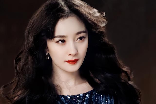 杨幂高清美图 wuli大幂幂美呆了，杨幂高清美图大图（杨幂——人群中一眼就惊艳的长相）