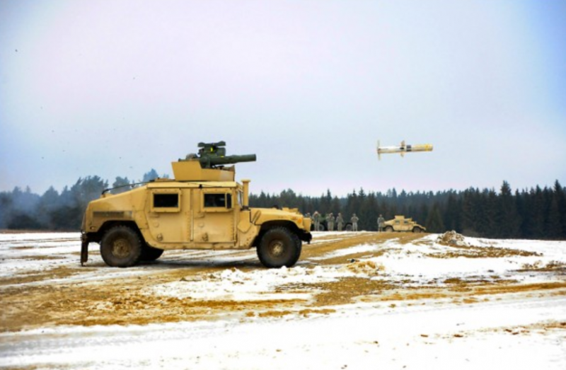 军车RF 美官员14日夜间抵台，460枚导弹年内运抵，红线边缘疯狂试探