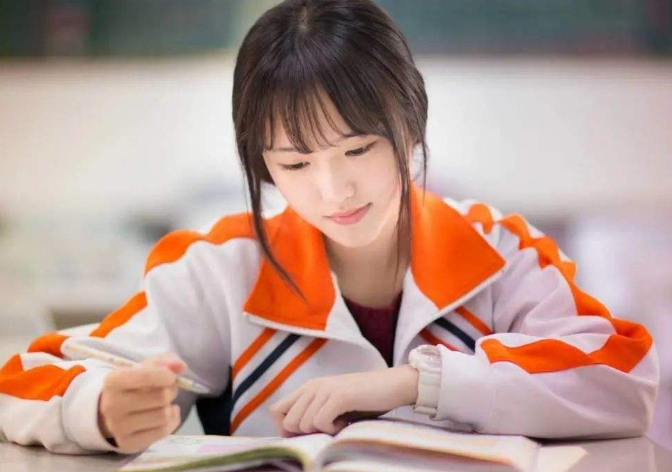 学校分类（院校划分为8个）