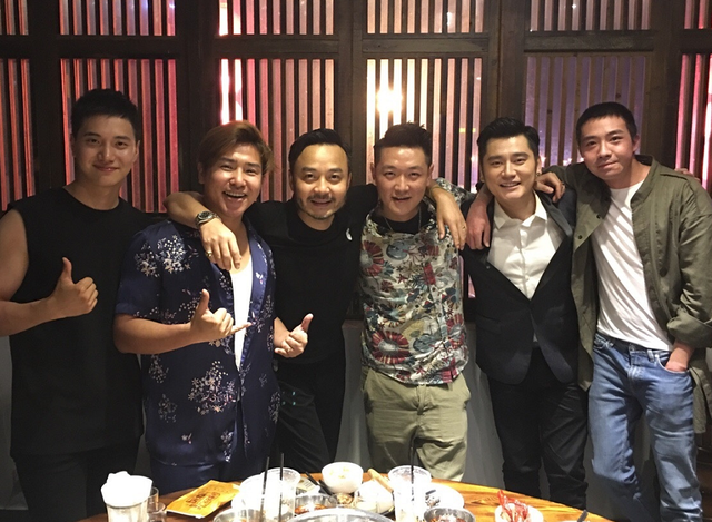 田源出了什么事，田源自曝下跪是什么节目（田源直播唱歌被批虚伪）