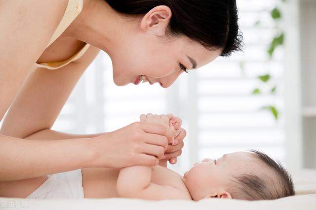 婴儿尿布怎么用，新生儿尿布怎么用（但用尿布的效果更舒适）