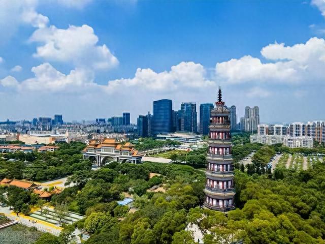 来创意产业园，看万千佛山姿态