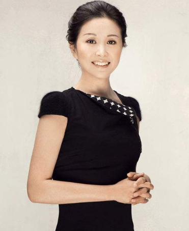 倒追老公恩爱30年，黄菡年轻时（倒追老公恩爱30年无绯闻）