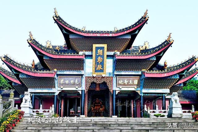 四川峨眉山在哪里许愿，峨眉山景区万年寺许愿（罕见乌木观音据说许愿很灵）