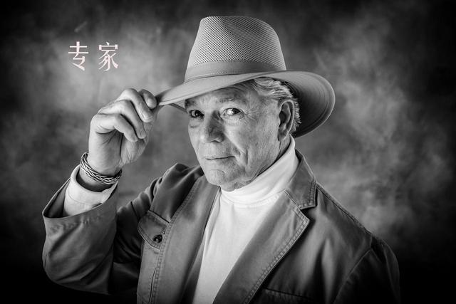 谚语有朝霞不出门晚霞行千里，专家们给出了4种解释