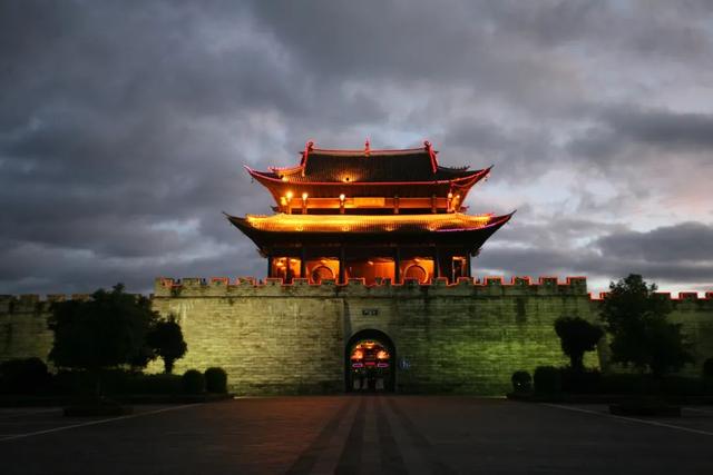 腾冲旅游攻略计划，腾冲旅游路线行程安排攻略（坐着公交游腾冲）