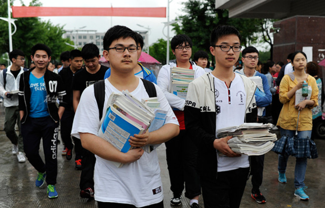 六安市毛坦厂中学，六安市毛坦厂中学实验学校（毛坦厂中学：流水线上的考生）