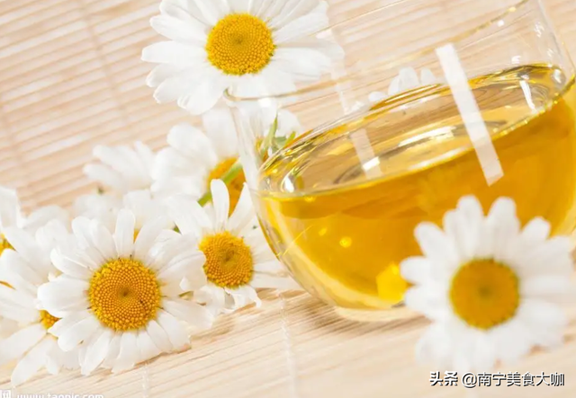 花茶搭配表，简要介绍花茶的各种搭配常见的有哪一些（菊花茶的4样“神仙搭配”）