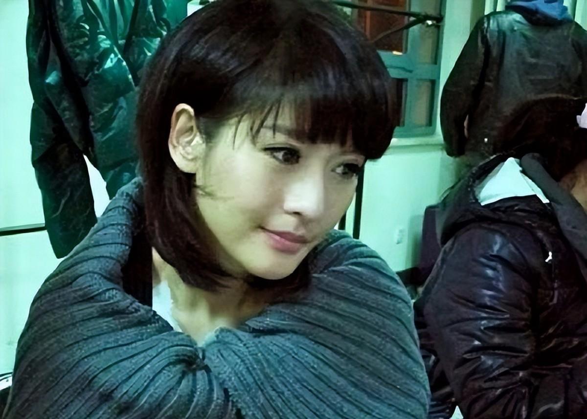 本有好家庭,却深陷夜宿门