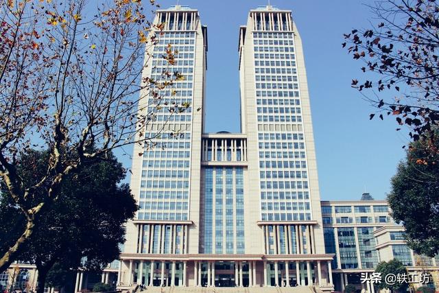 2018上海211大学最新排名，上海211大学排名全部名单（综合实力应该如何排名）