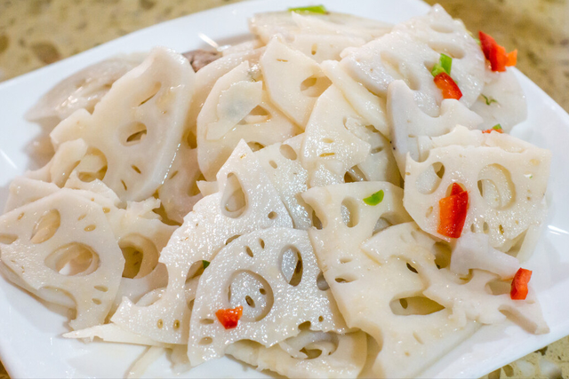 炒藕片需要焯水吗，炒莲藕要不要提前焯水（直接炒和先焯水都不对）
