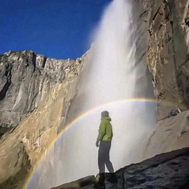 性感图片大全大图高清头像背影男，男生背影头像微信（男生背影头像高清图片大全）