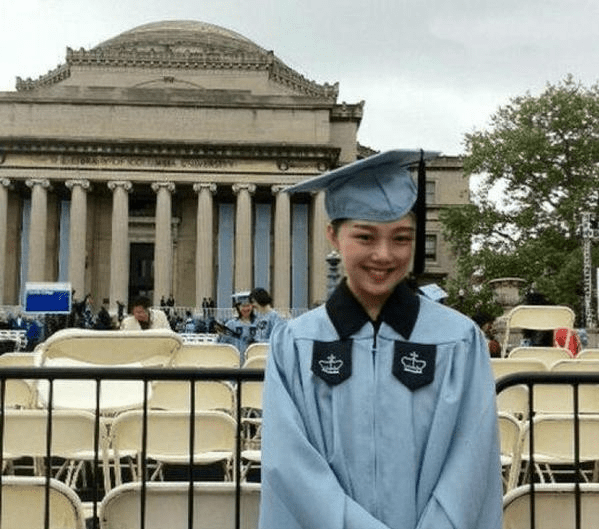 雷宛萤（雷宛萤黑照，晚晚指的是哪个呢（17岁三流网红到34岁京圈公主）