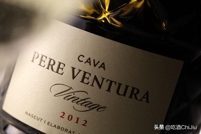 香槟和红酒的味道一样吗，香槟和葡萄酒味道一样吗（“香槟”跟“起泡酒”）