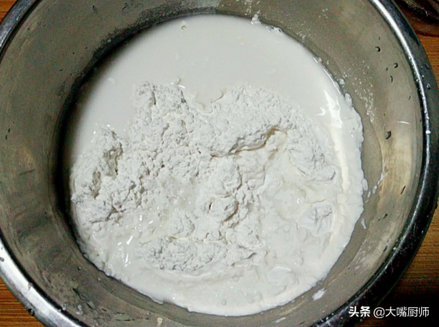 炸黑芝麻汤圆的做法，黑芝麻汤圆的做法步骤窍门（不爆炸不溅油）