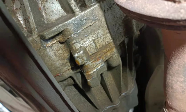 油压减震器，减震器原理图（搞来一辆“破烂不堪”的04年LC100）