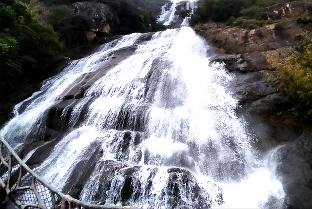 广东最著名的景点，广东最有名的景点（广东最值得去的十大自然景观）