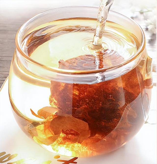 决明子菊花枸杞茶的功效与作用，决明子菊花茶枸杞的功效与作用（建议大家常饮4款“消暑茶”）