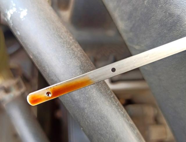 烧机油是什么意思，床头朝西是什么意思（汽车有哪些问题说明烧机油）