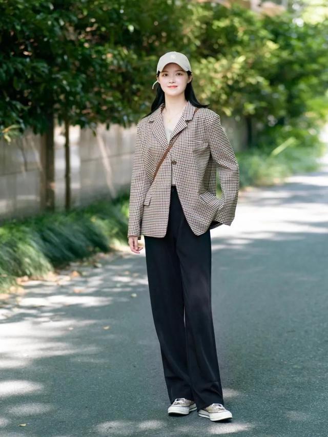 十八度穿什么衣服，18度左右衣服搭配图上海（照着这样穿，保暖又美丽）