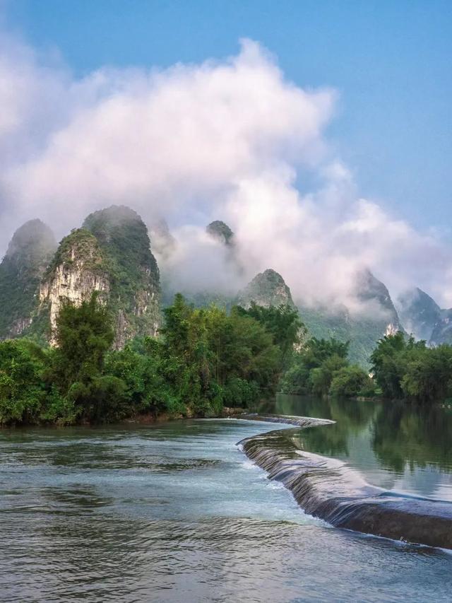 漓江景区和阳朔漓江有什么区别，桂林阳朔和漓江是一个地方吗（为什么总能统一国内外游客审美……）