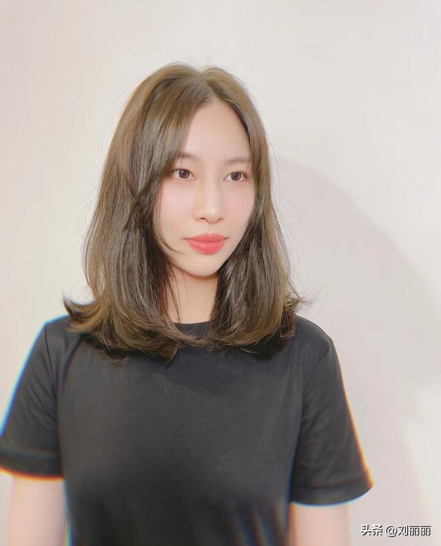 亚麻色头发适合什么女生，看看这14款，效果就是不一样